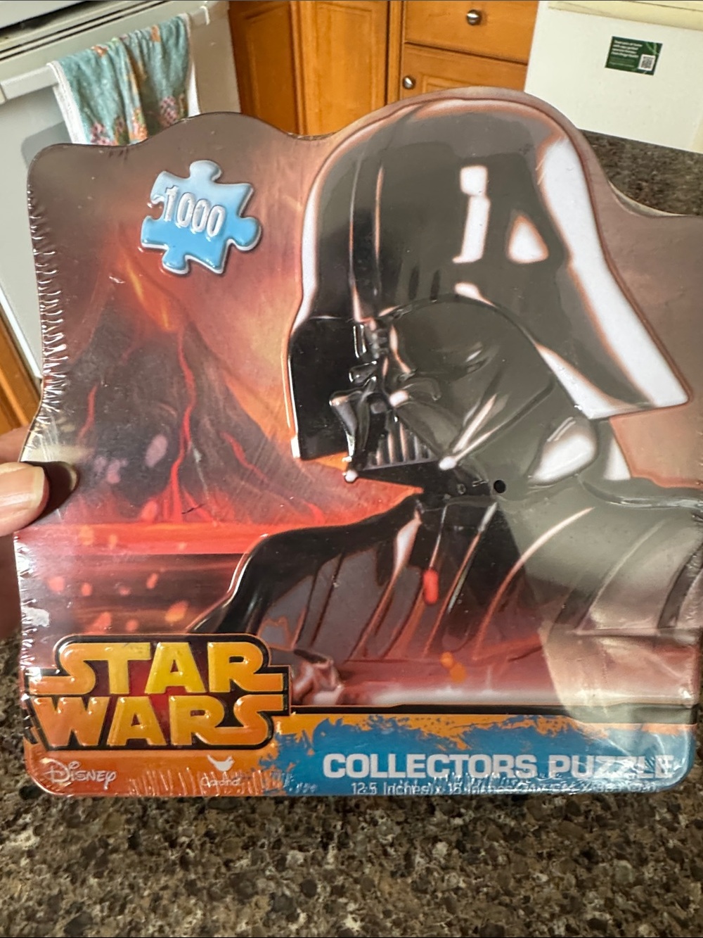 NEW 2020 Star Wars Darth Vader Collector's Puzzle in Tin – 1000 pieces